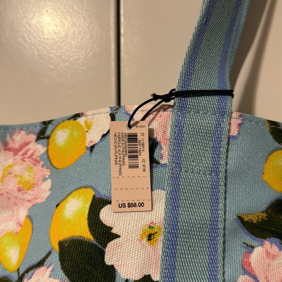 Victoria’s Secret Floral and Lemon Patterned Two Compartment Tote Bag NWT - Picture 6 of 7